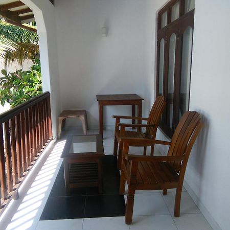 Rainbow Surf Beach Hotel Koggala Bilik gambar
