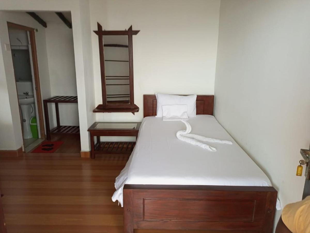 Rainbow Surf Beach Hotel Koggala Luaran gambar