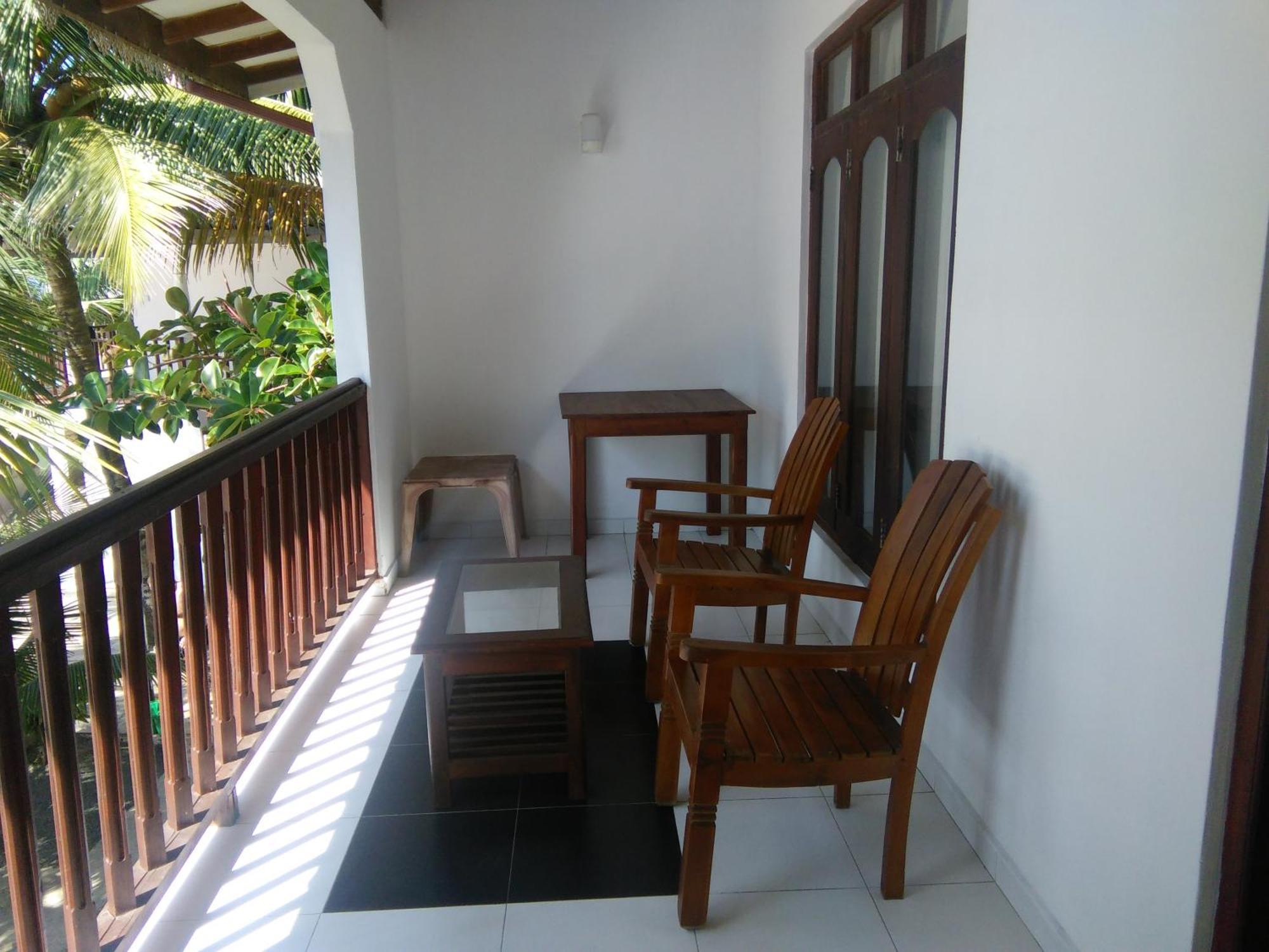 Rainbow Surf Beach Hotel Koggala Bilik gambar