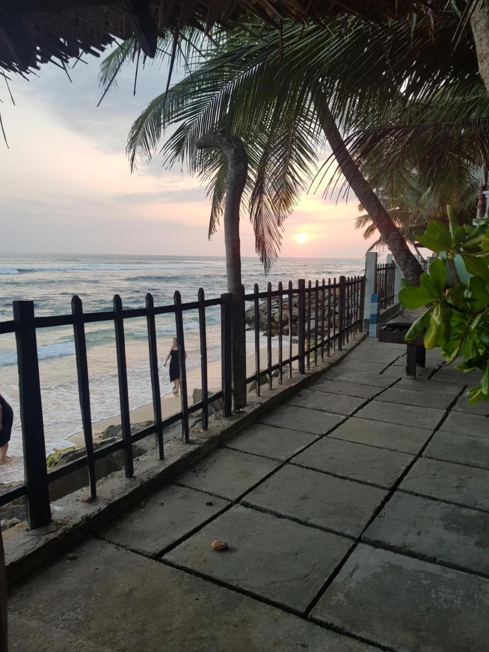 Rainbow Surf Beach Hotel Koggala Luaran gambar